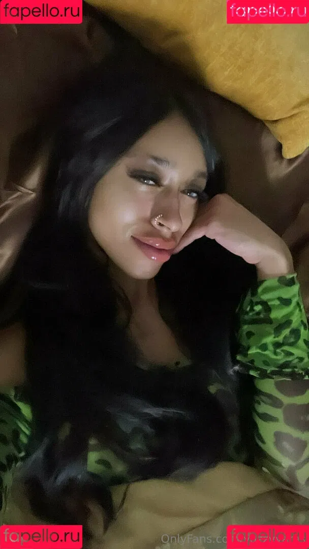 Queen Yasmeena / yazzylonglegs / yazzyyams Onlyfans Photo Gallery 