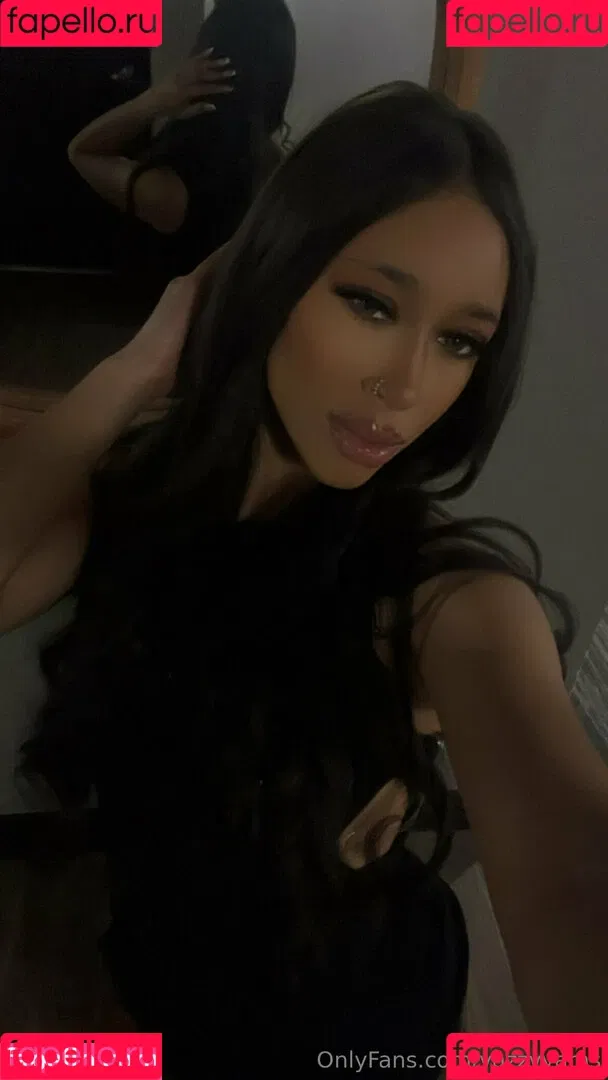 Queen Yasmeena / yazzylonglegs / yazzyyams Onlyfans Photo Gallery 