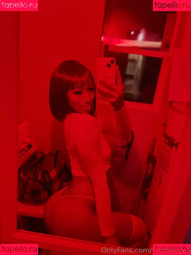 Queen Yasmeena / yazzylonglegs / yazzyyams Onlyfans Photo Gallery 