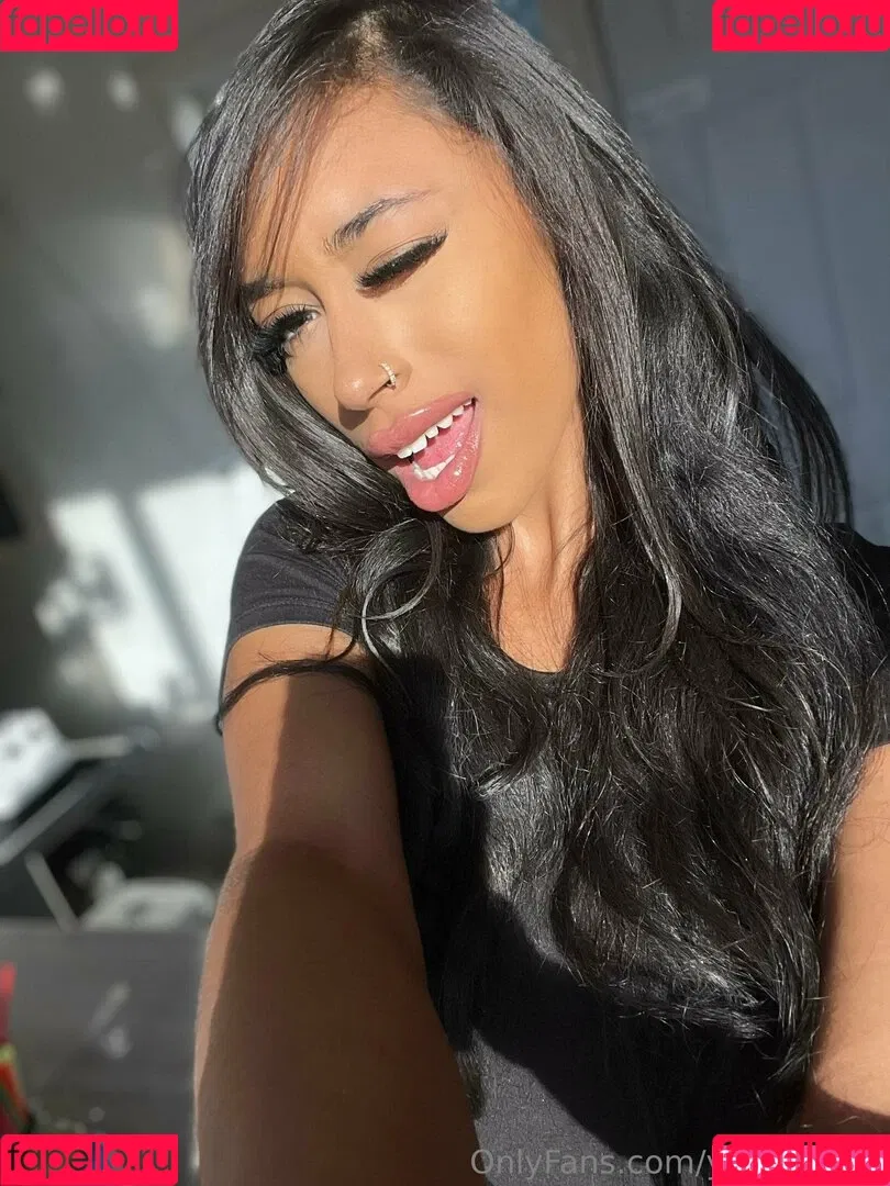 Queen Yasmeena / yazzylonglegs / yazzyyams Onlyfans Photo Gallery 