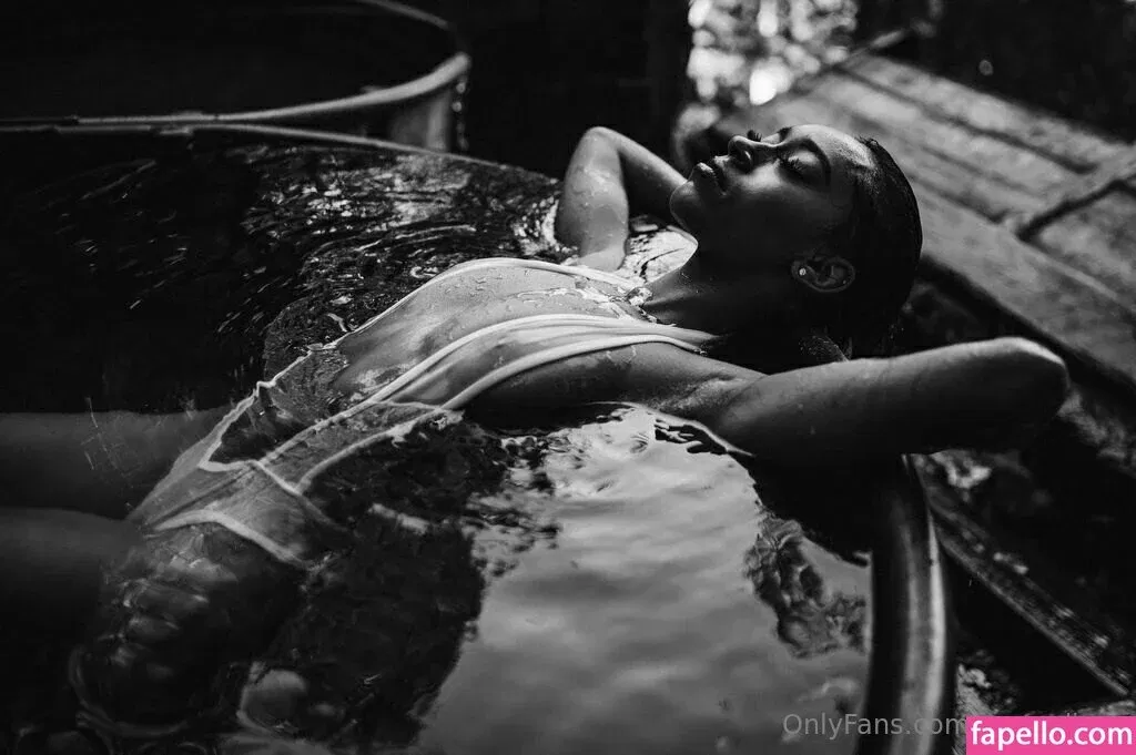 Queen Yasmeena / yazzylonglegs / yazzyyams Onlyfans Photo Gallery 