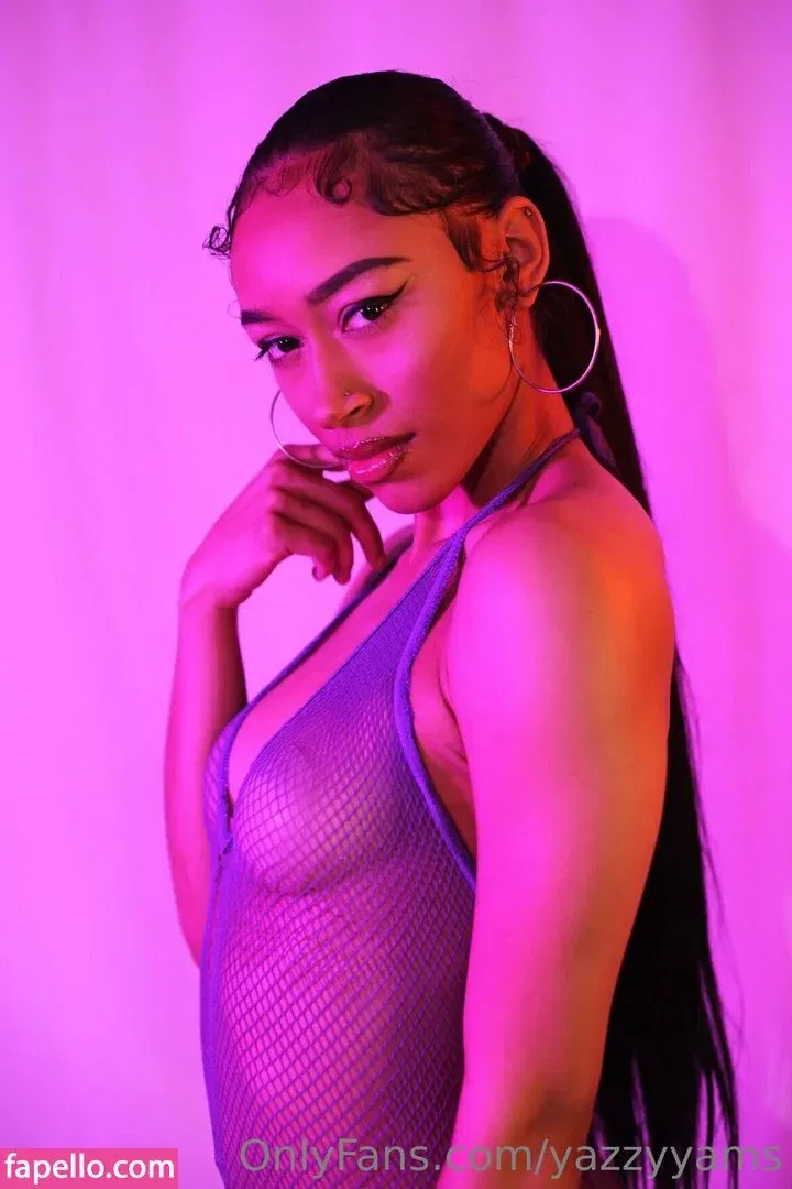 Queen Yasmeena / yazzylonglegs / yazzyyams Onlyfans Photo Gallery 