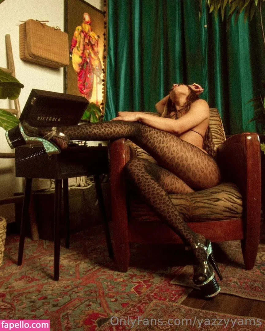 Queen Yasmeena / yazzylonglegs / yazzyyams Onlyfans Photo Gallery 