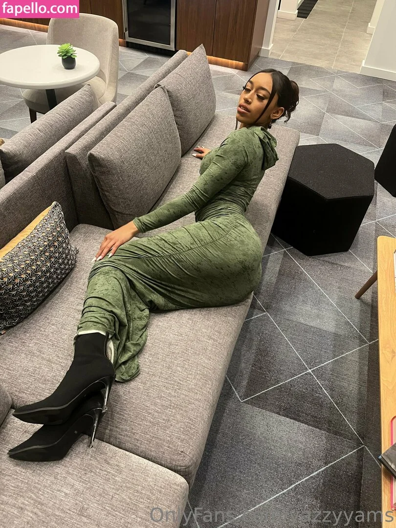 Queen Yasmeena / yazzylonglegs / yazzyyams Onlyfans Photo Gallery 