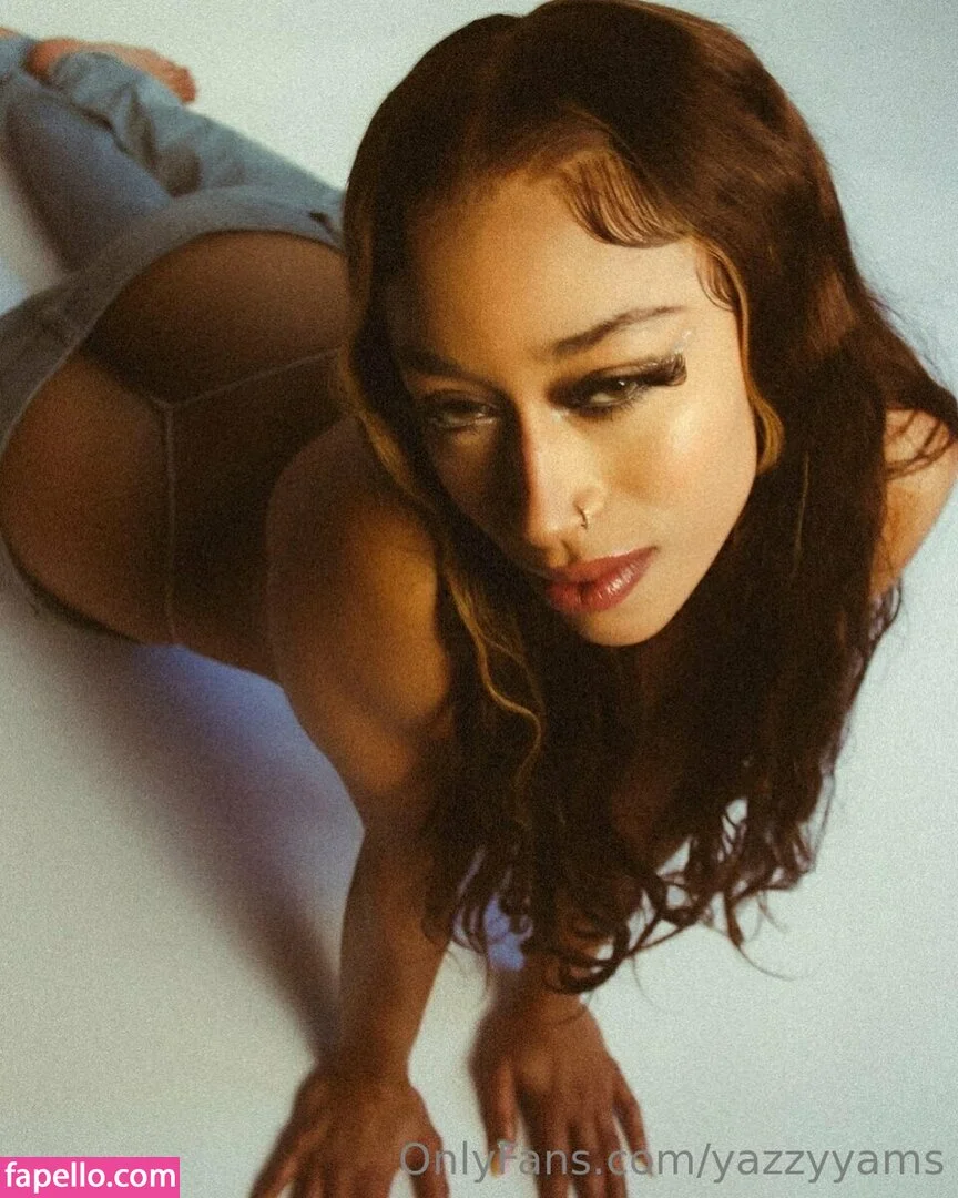 Queen Yasmeena / yazzylonglegs / yazzyyams Onlyfans Photo Gallery 