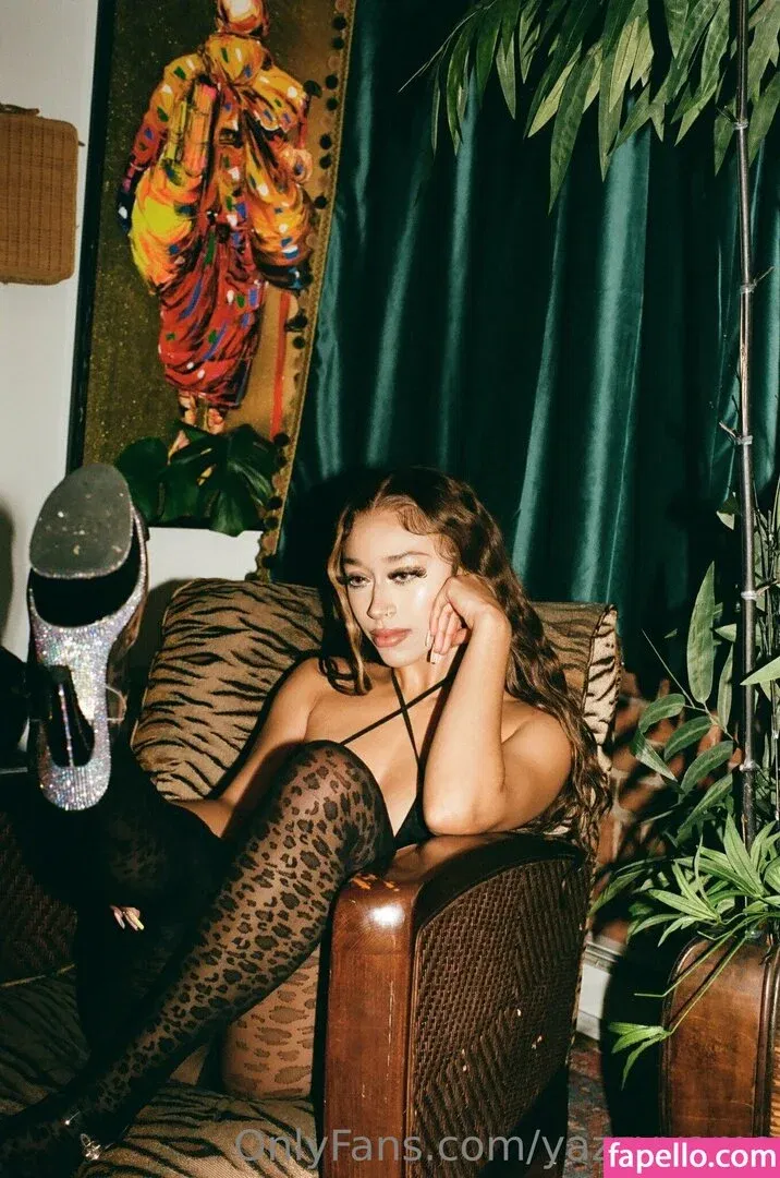 Queen Yasmeena / yazzylonglegs / yazzyyams Onlyfans Photo Gallery 