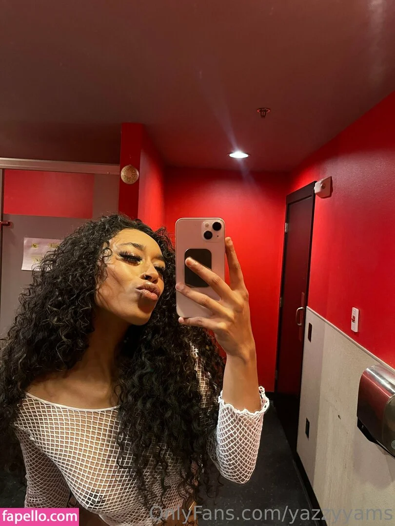 Queen Yasmeena / yazzylonglegs / yazzyyams Onlyfans Photo Gallery 