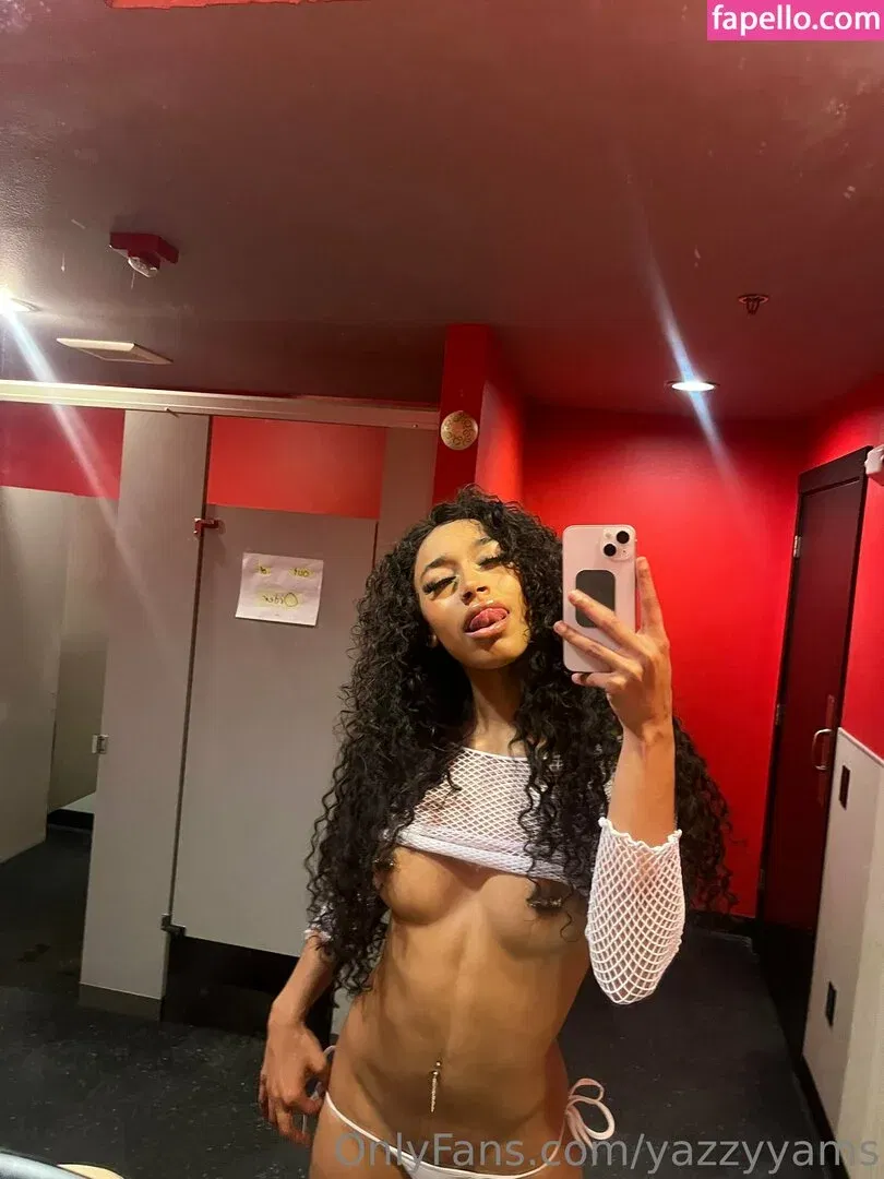 Queen Yasmeena / yazzylonglegs / yazzyyams Onlyfans Photo Gallery 