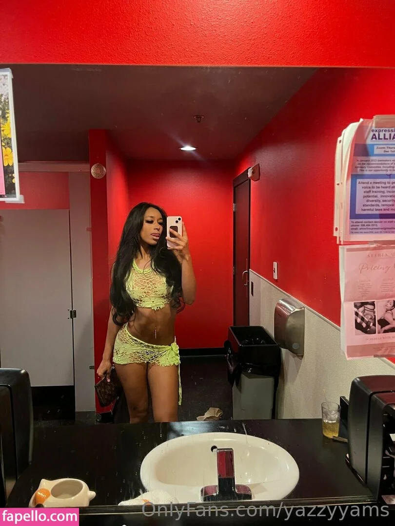 Queen Yasmeena / yazzylonglegs / yazzyyams Onlyfans Photo Gallery 