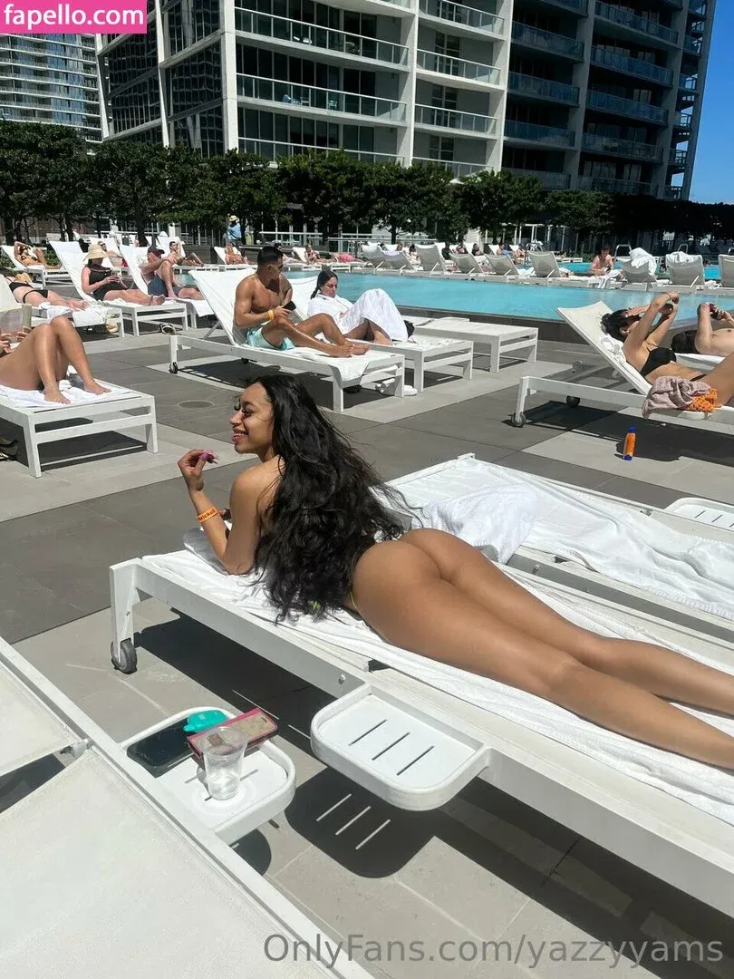 Queen Yasmeena / yazzylonglegs / yazzyyams Onlyfans Photo Gallery 