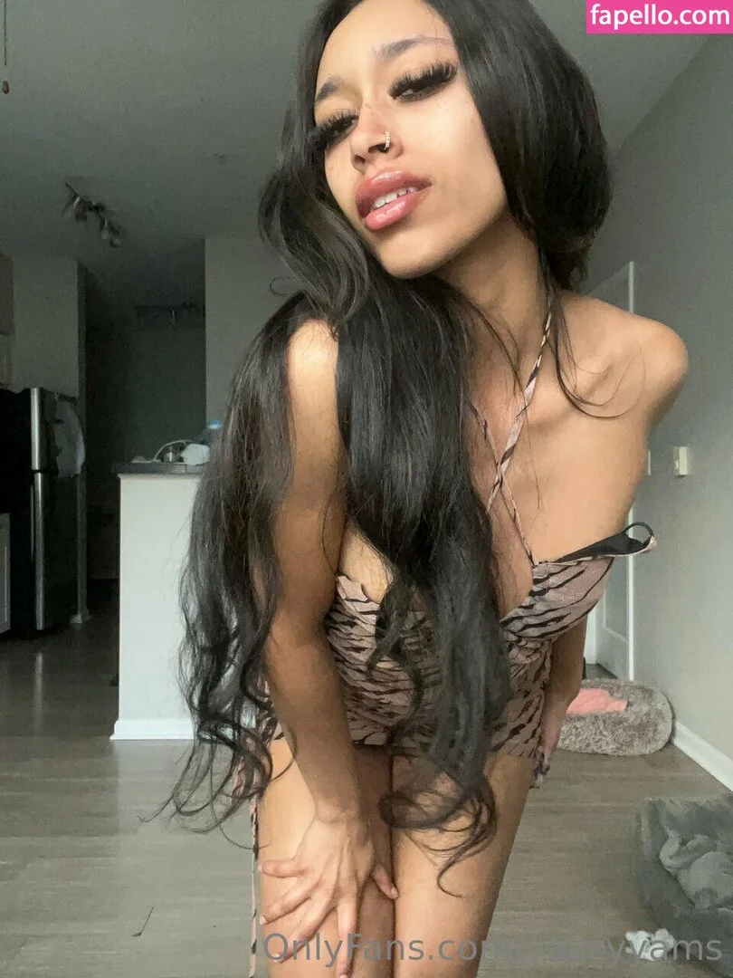 Queen Yasmeena / yazzylonglegs / yazzyyams Onlyfans Photo Gallery 