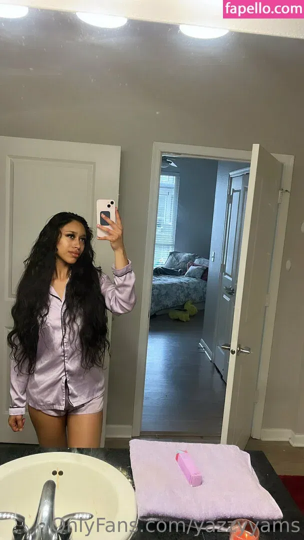 Queen Yasmeena / yazzylonglegs / yazzyyams Onlyfans Photo Gallery 