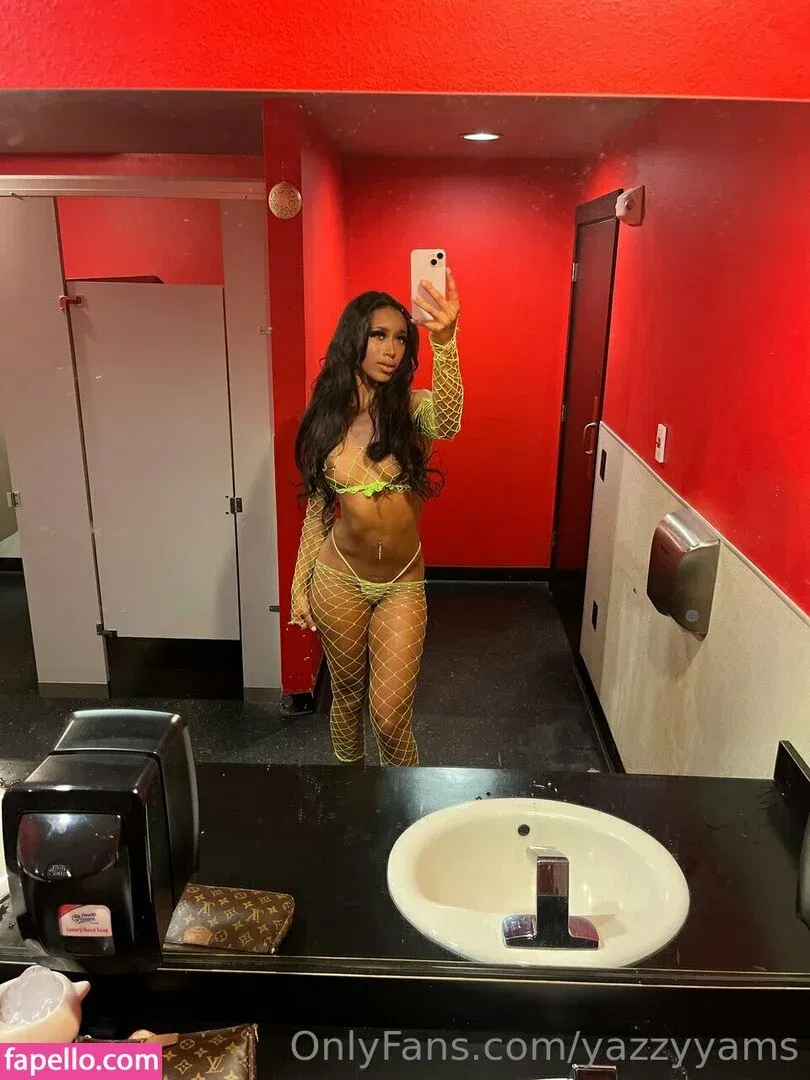 Queen Yasmeena / yazzylonglegs / yazzyyams Onlyfans Photo Gallery 