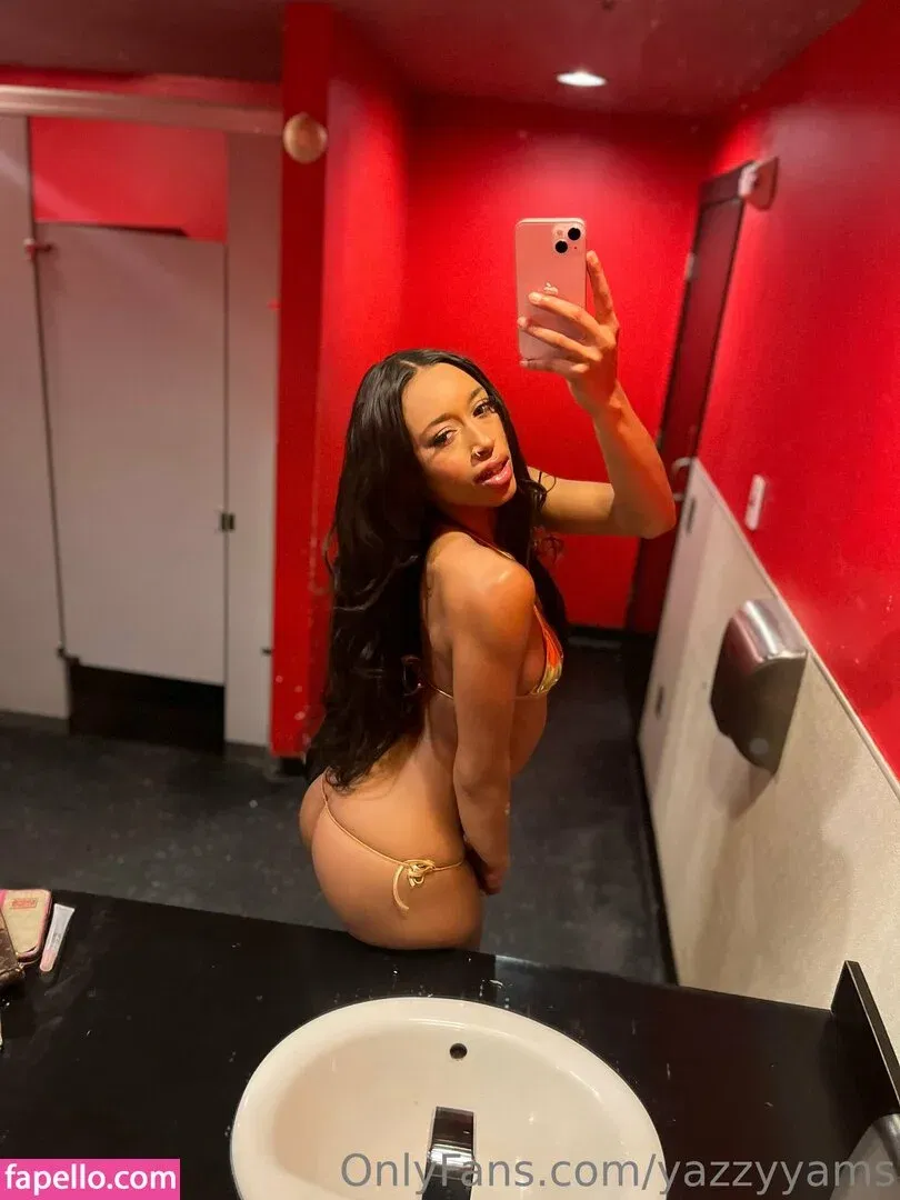 Queen Yasmeena / yazzylonglegs / yazzyyams Onlyfans Photo Gallery 