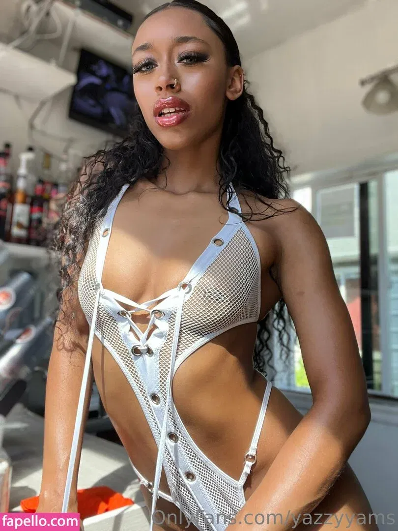 Queen Yasmeena / yazzylonglegs / yazzyyams Onlyfans Photo Gallery 