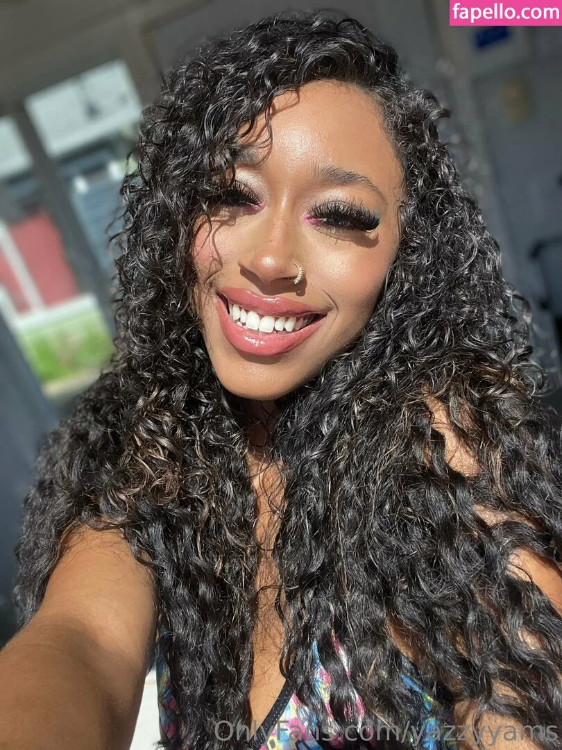 Queen Yasmeena / yazzylonglegs / yazzyyams Onlyfans Photo Gallery 