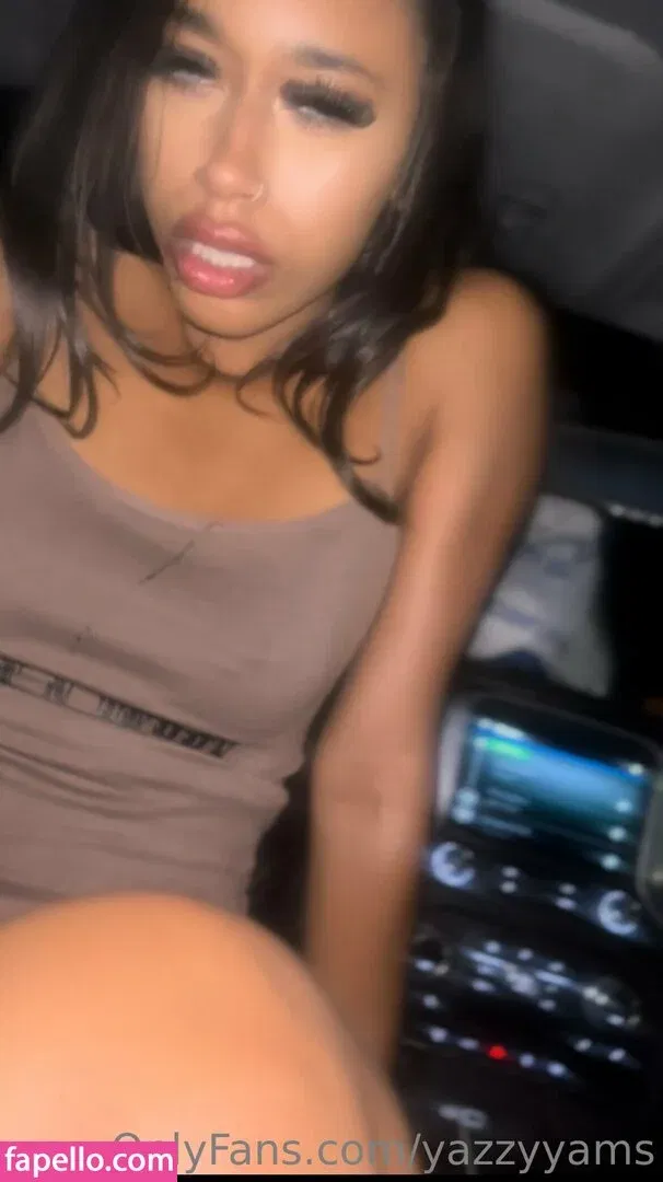 Queen Yasmeena / yazzylonglegs / yazzyyams Onlyfans Photo Gallery 