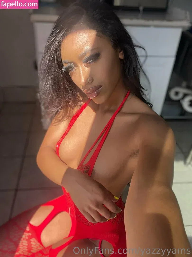 Queen Yasmeena / yazzylonglegs / yazzyyams Onlyfans Photo Gallery 
