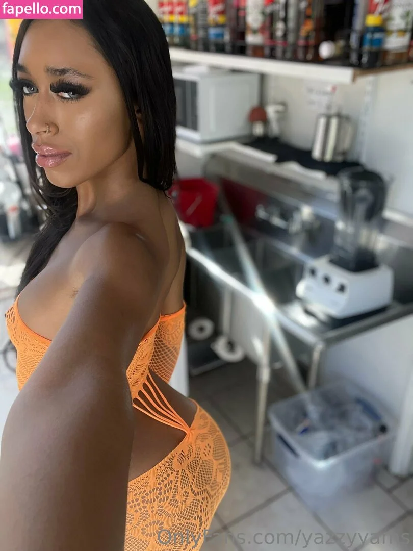 Queen Yasmeena / yazzylonglegs / yazzyyams Onlyfans Photo Gallery 