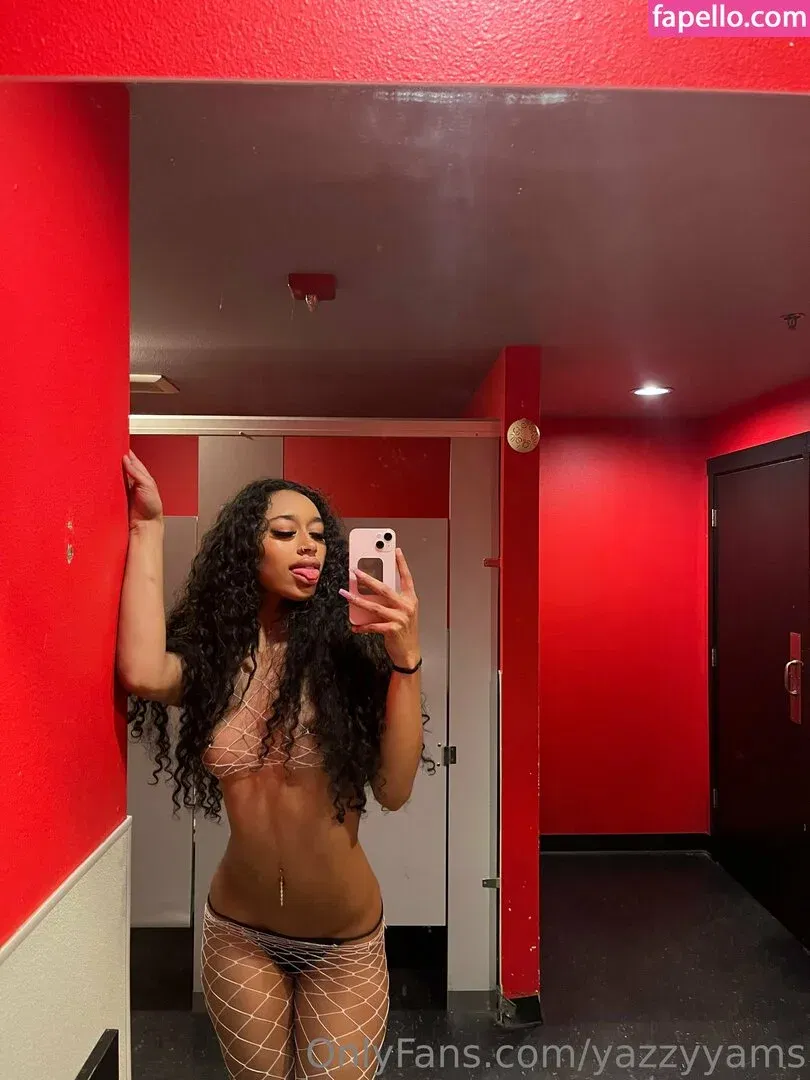 Queen Yasmeena / yazzylonglegs / yazzyyams Onlyfans Photo Gallery 