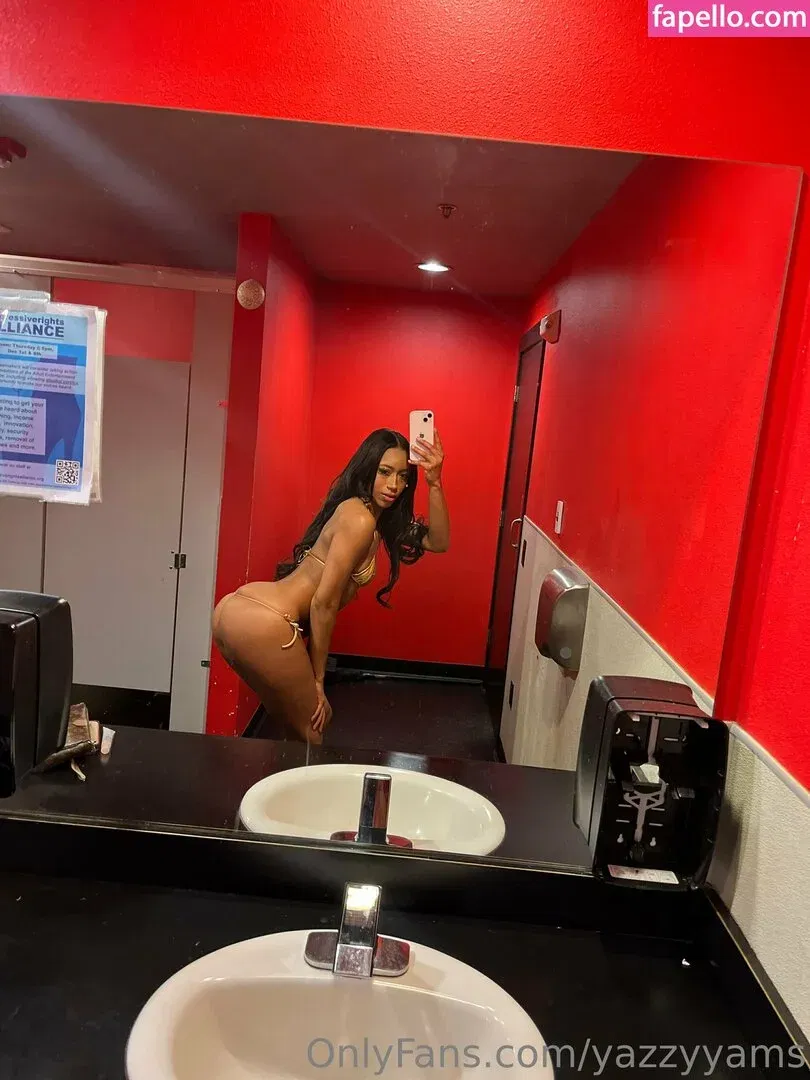 Queen Yasmeena / yazzylonglegs / yazzyyams Onlyfans Photo Gallery 