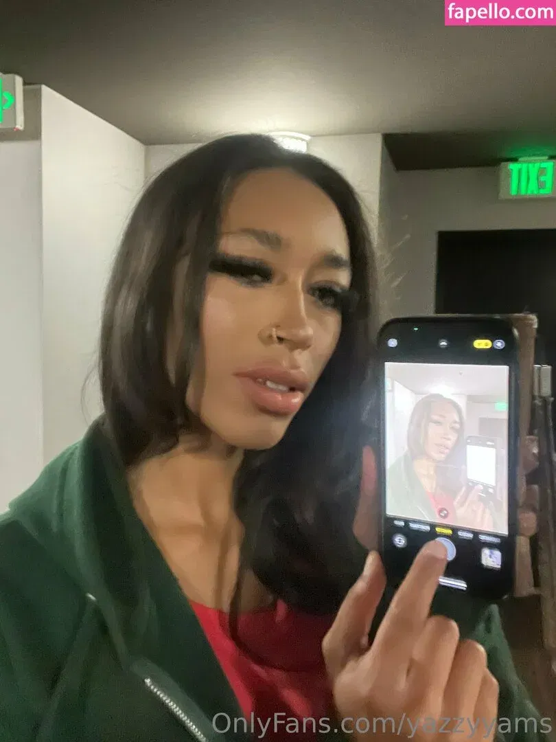 Queen Yasmeena / yazzylonglegs / yazzyyams Onlyfans Photo Gallery 