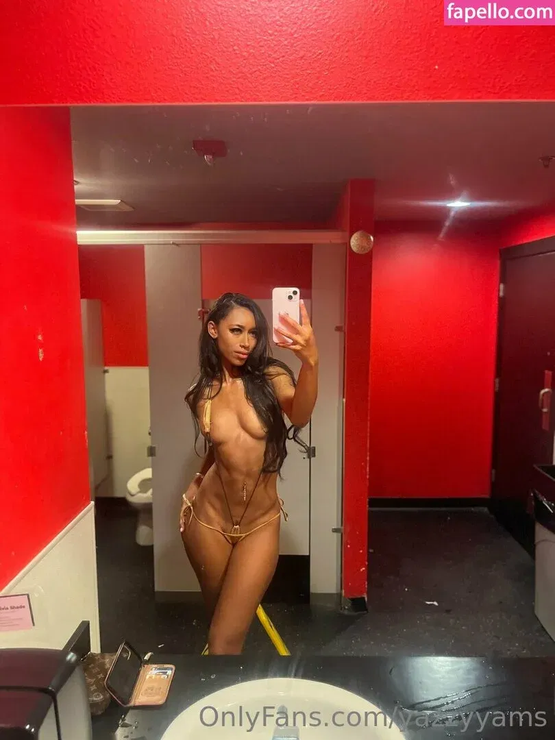 Queen Yasmeena / yazzylonglegs / yazzyyams Onlyfans Photo Gallery 