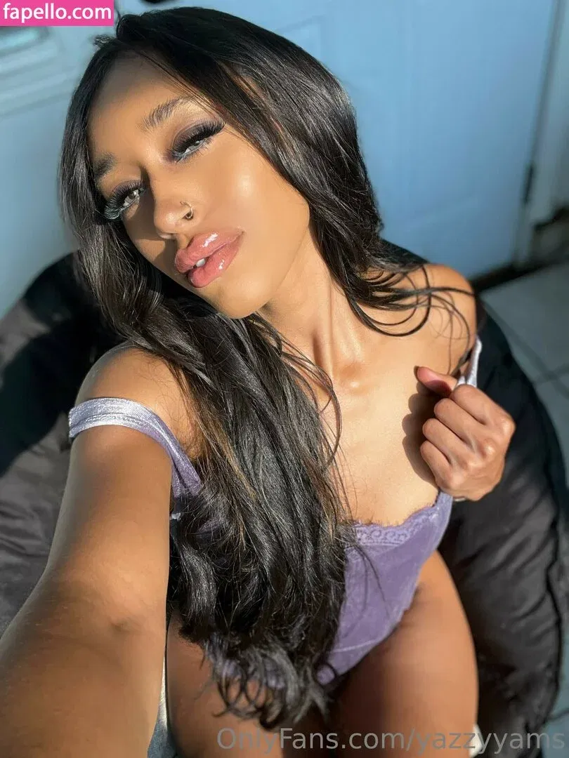 Queen Yasmeena / yazzylonglegs / yazzyyams Onlyfans Photo Gallery 