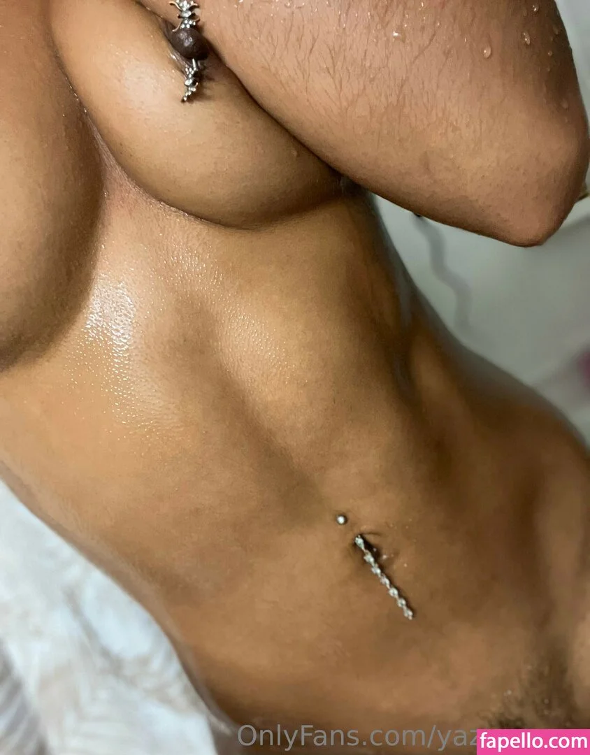 Queen Yasmeena / yazzylonglegs / yazzyyams Onlyfans Photo Gallery 