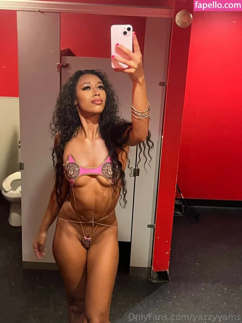 Queen Yasmeena / yazzylonglegs / yazzyyams Onlyfans Photo Gallery 