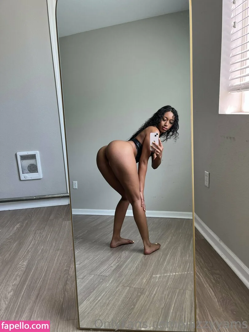 Queen Yasmeena / yazzylonglegs / yazzyyams Onlyfans Photo Gallery 