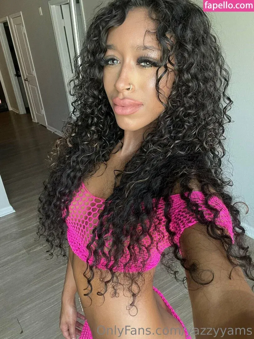 Queen Yasmeena / yazzylonglegs / yazzyyams Onlyfans Photo Gallery 