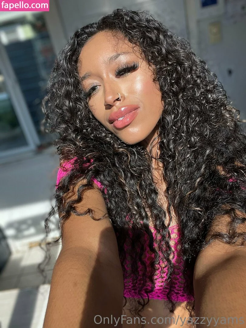 Queen Yasmeena / yazzylonglegs / yazzyyams Onlyfans Photo Gallery 