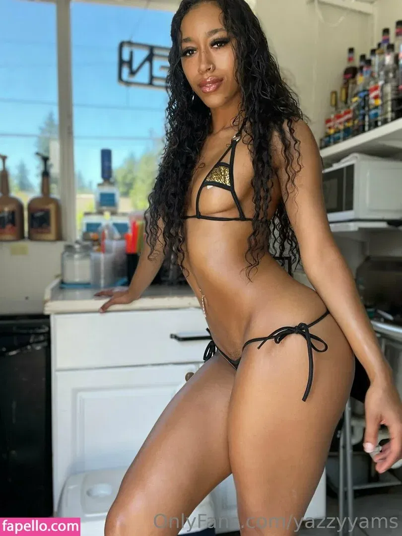 Queen Yasmeena / yazzylonglegs / yazzyyams Onlyfans Photo Gallery 