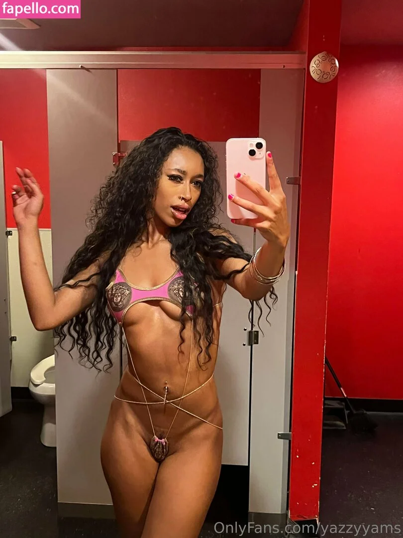Queen Yasmeena / yazzylonglegs / yazzyyams Onlyfans Photo Gallery 