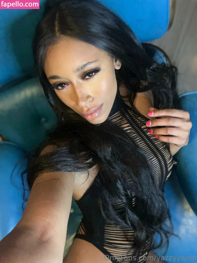 Queen Yasmeena / yazzylonglegs / yazzyyams Onlyfans Photo Gallery 