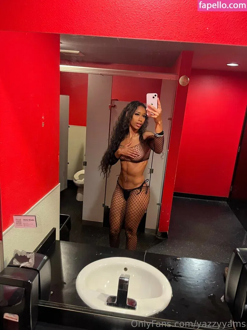 Queen Yasmeena / yazzylonglegs / yazzyyams Onlyfans Photo Gallery 