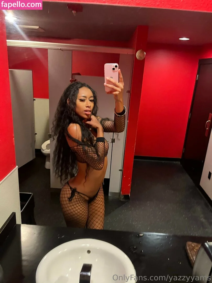 Queen Yasmeena / yazzylonglegs / yazzyyams Onlyfans Photo Gallery 