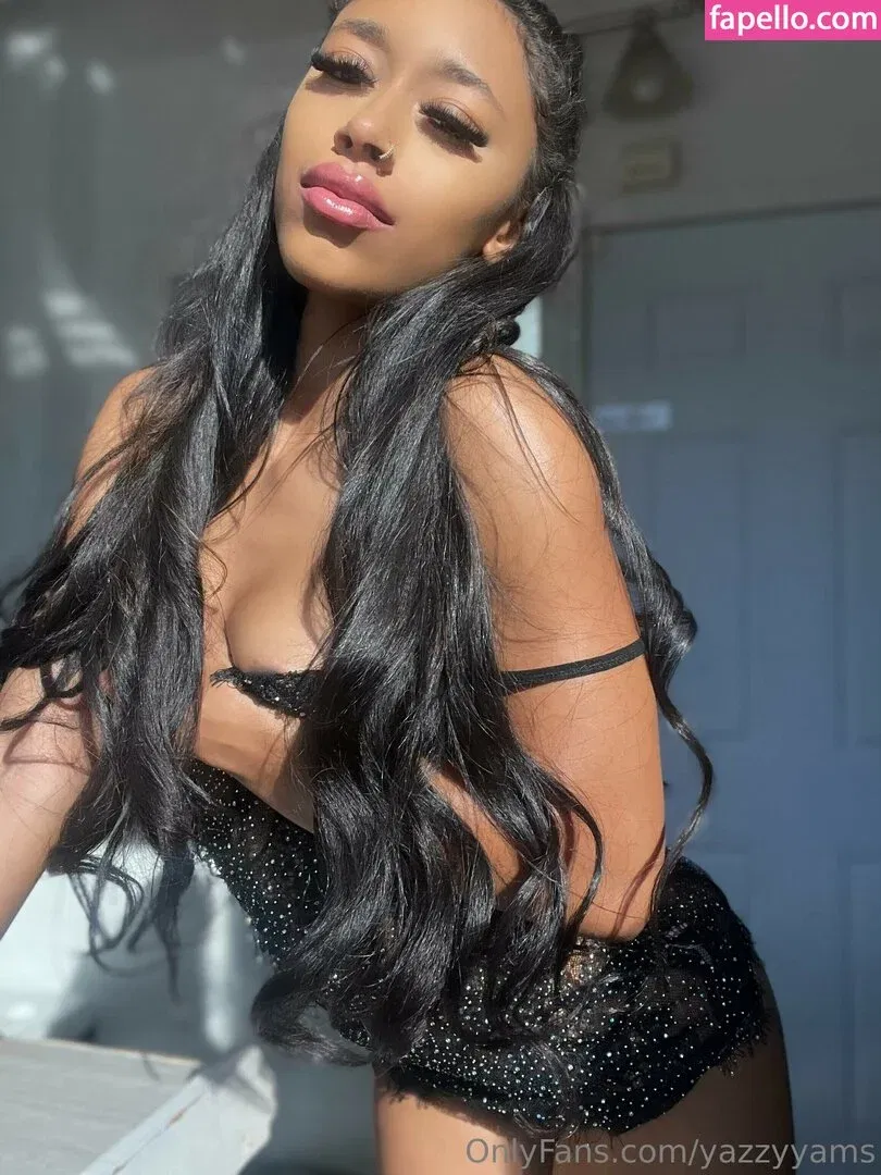 Queen Yasmeena / yazzylonglegs / yazzyyams Onlyfans Photo Gallery 