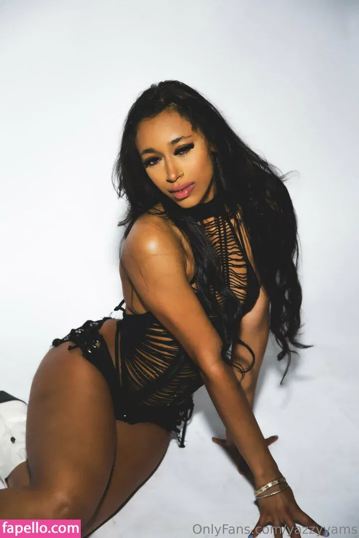Queen Yasmeena / yazzylonglegs / yazzyyams Onlyfans Photo Gallery 