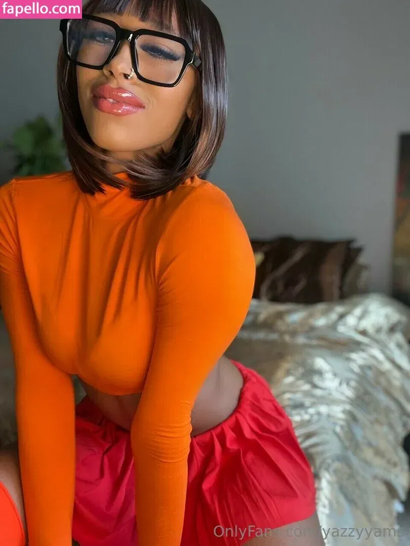 Queen Yasmeena / yazzylonglegs / yazzyyams Onlyfans Photo Gallery 