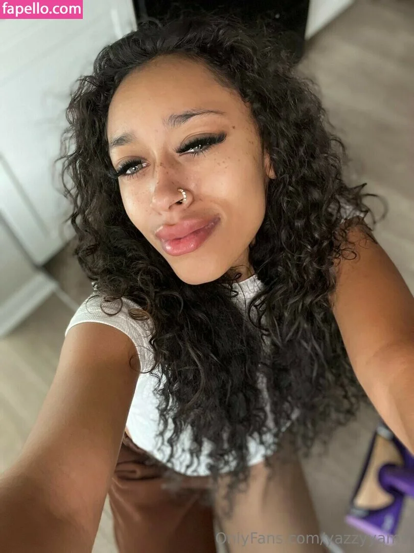 Queen Yasmeena / yazzylonglegs / yazzyyams Onlyfans Photo Gallery 