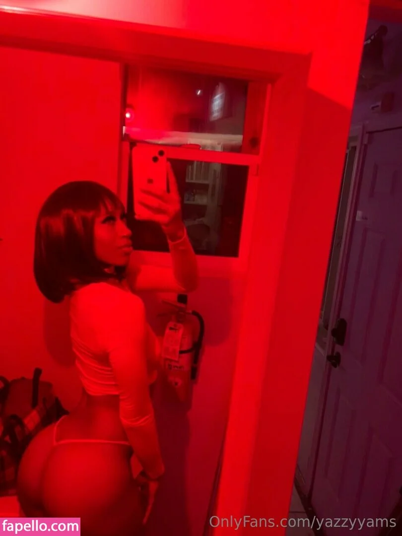 Queen Yasmeena / yazzylonglegs / yazzyyams Onlyfans Photo Gallery 