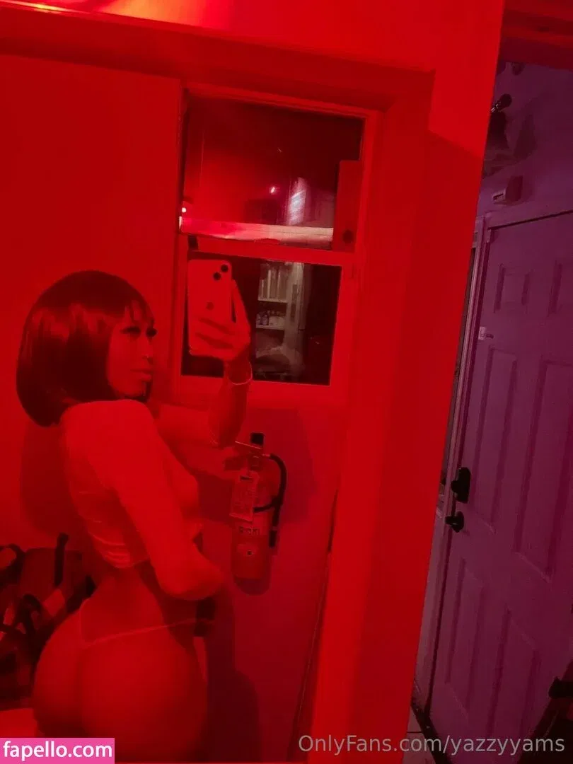 Queen Yasmeena / yazzylonglegs / yazzyyams Onlyfans Photo Gallery 