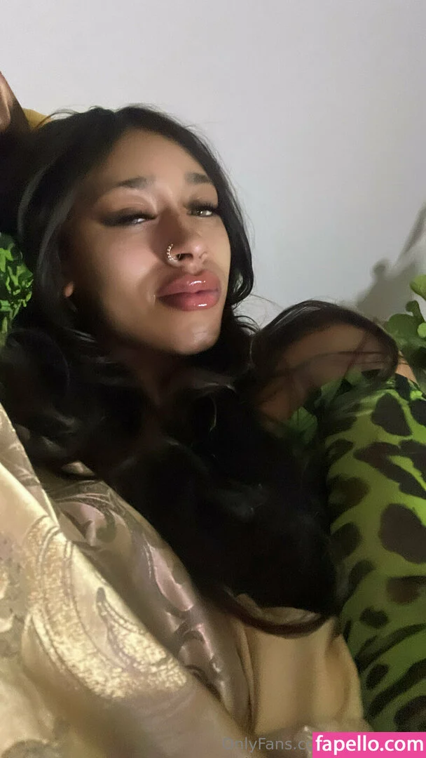 Queen Yasmeena / yazzylonglegs / yazzyyams Onlyfans Photo Gallery 