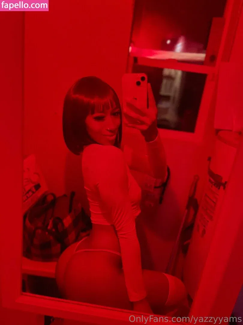 Queen Yasmeena / yazzylonglegs / yazzyyams Onlyfans Photo Gallery 