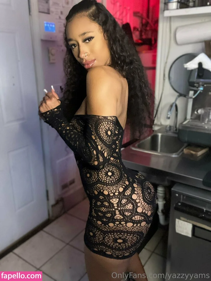 Queen Yasmeena / yazzylonglegs / yazzyyams Onlyfans Photo Gallery 