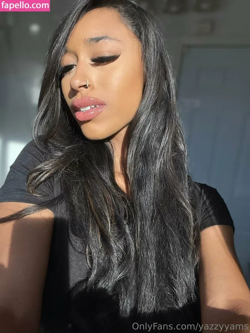 Queen Yasmeena / yazzylonglegs / yazzyyams Onlyfans Photo Gallery 