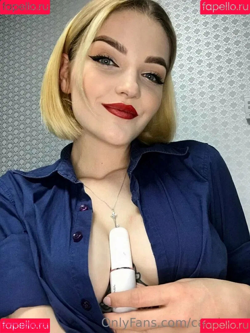 carol.xxx / carollinejane123742 Onlyfans Photo Gallery 