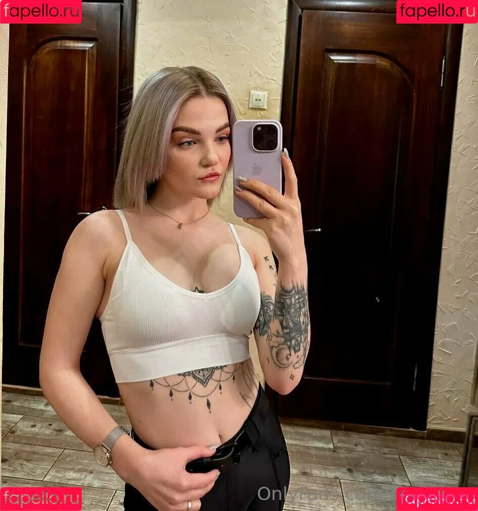 carol.xxx / carollinejane123742 Onlyfans Photo Gallery 